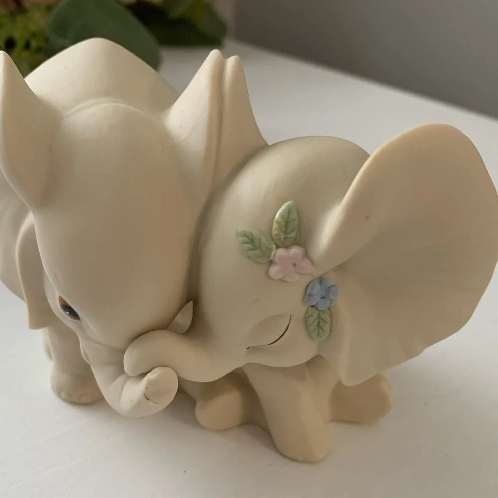New In Box Home Interiors Elephant Pair